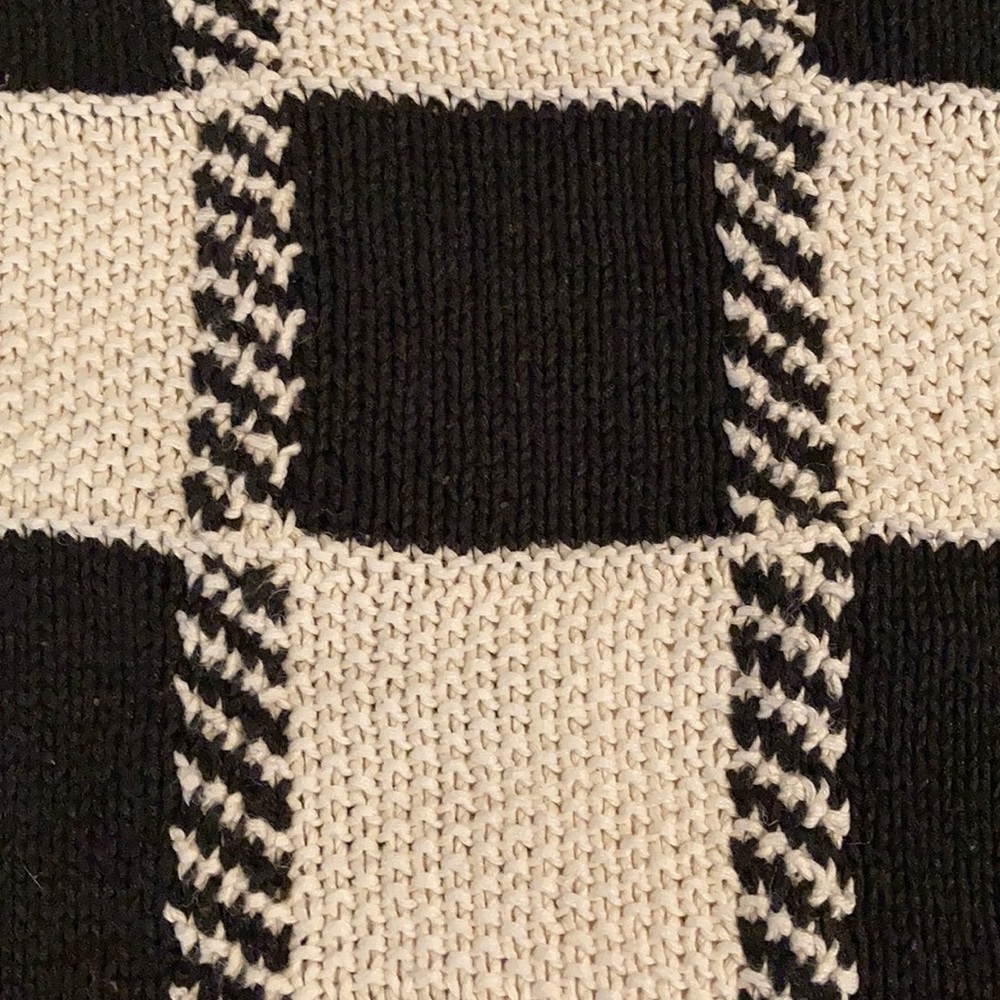 Beautiful Hand Knitted Sweater - Picture 7 of 9